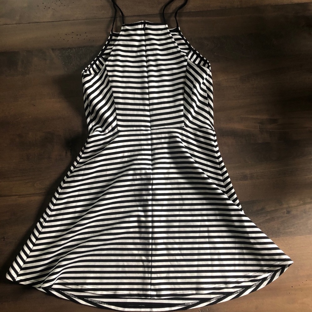 Love Tree Dress - Picture 8 of 9